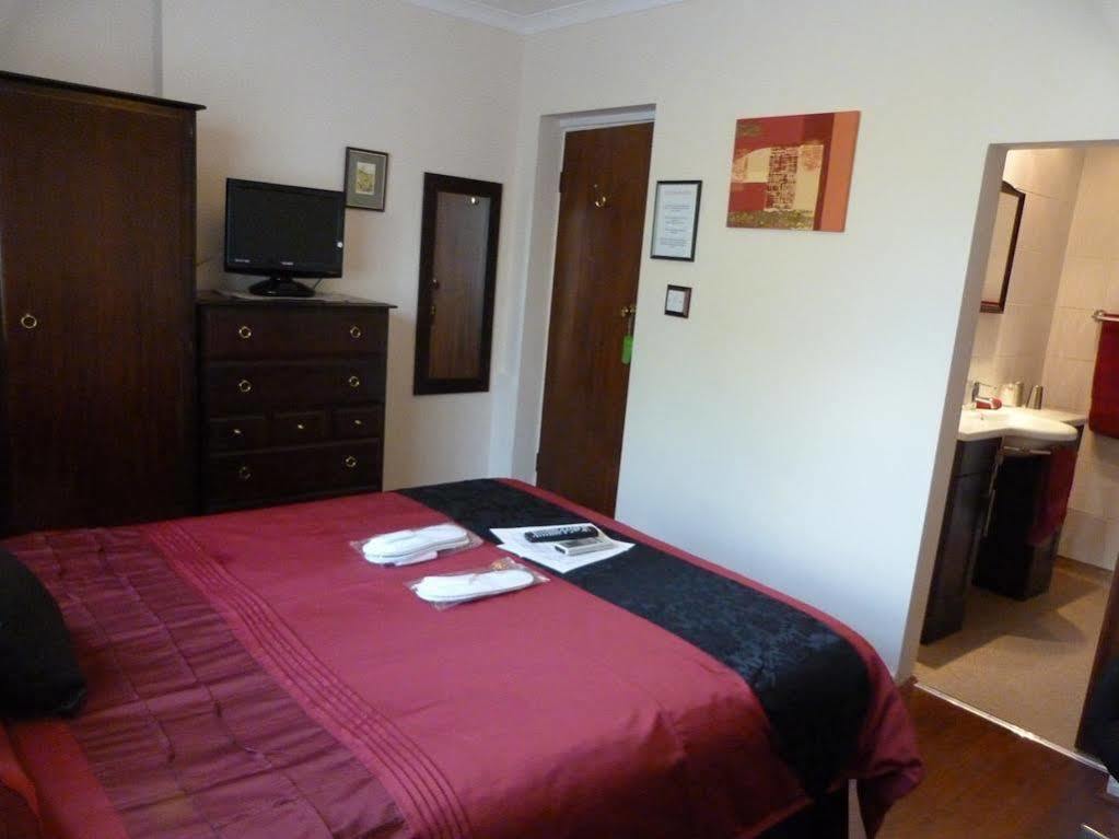 Отель Oaklands House - Adults Only Brading Экстерьер фото